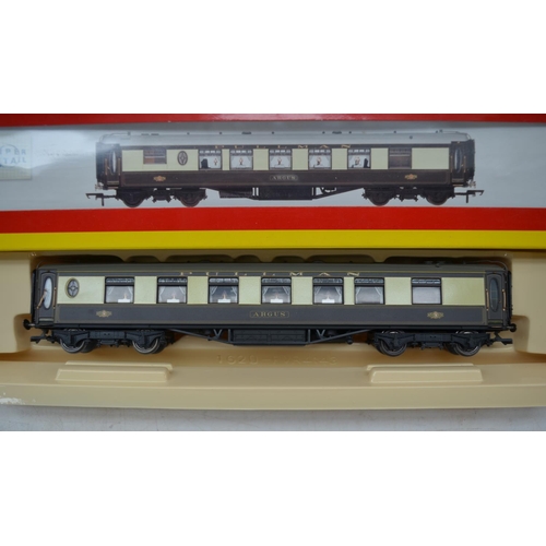 503 - Nune OO gauge passenger coaches to include 4 Super Detail Hornby boxed Pullman coaches with internal... 