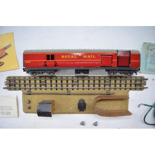 509 - Collection of vintage Hornby Dublo goods wagons and passenger coaches, mostly boxed. Please refer to... 