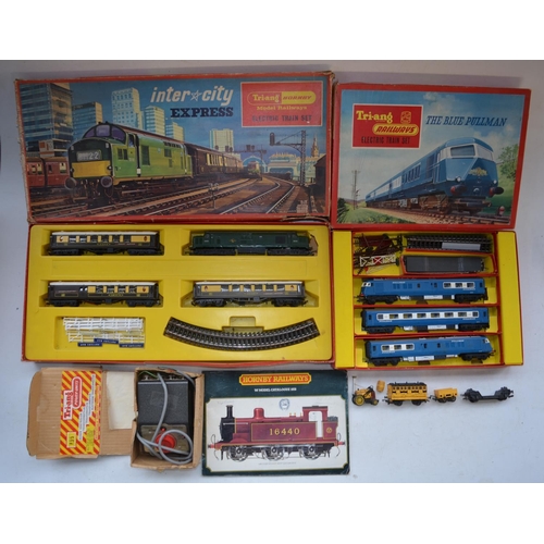 511 - Vintage Tri-ang OO gauge boxed sets RS9 Intercity Express set and RS52 Blue Pullman, contents of bot... 