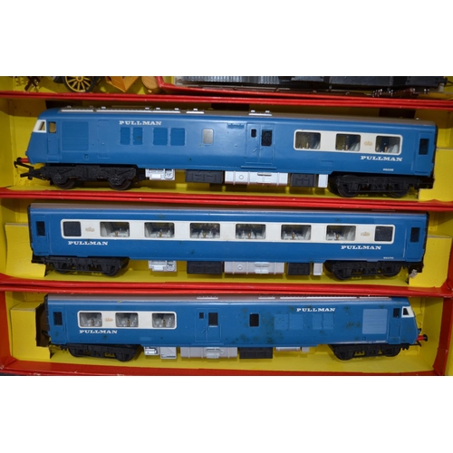 511 - Vintage Tri-ang OO gauge boxed sets RS9 Intercity Express set and RS52 Blue Pullman, contents of bot... 