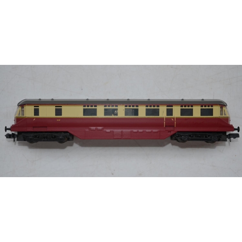 519 - Boxed Graham Farish N gauge 371-627 GWR Railcar BR Crimson and Cream livery electric train model in ... 