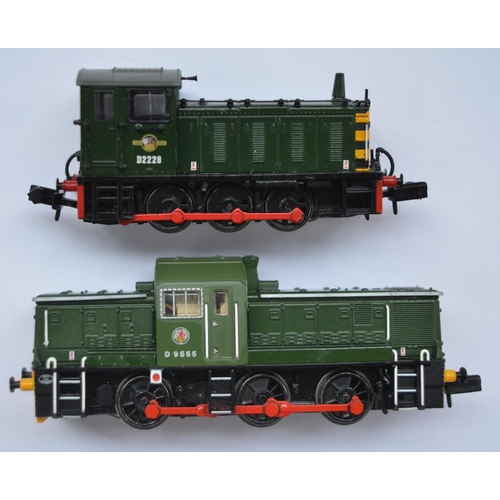 530 - Graham Farish N gauge electric 372-950 Class 14 Diesel Shunter D9555 in BR Green livery with open ac... 