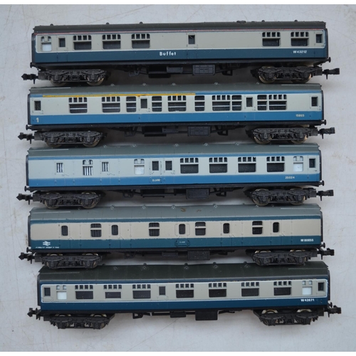 534 - Collection of N gauge railway carriages to incl. 6 Graham Farish and 1 Lima boxed examples and 5 unb... 