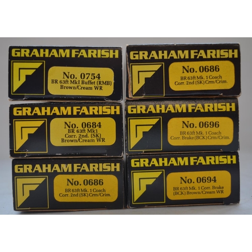 534 - Collection of N gauge railway carriages to incl. 6 Graham Farish and 1 Lima boxed examples and 5 unb... 