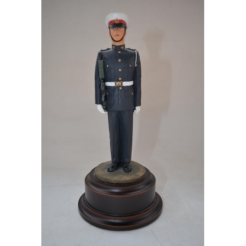 487 - Two boxed sets of 1/32 scale cast metal Royal Marine Bandsmen and Colour Party figures and 4 loose M... 