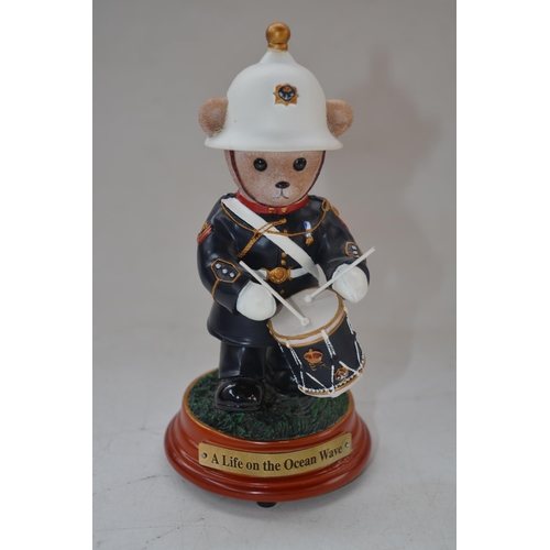 487 - Two boxed sets of 1/32 scale cast metal Royal Marine Bandsmen and Colour Party figures and 4 loose M... 