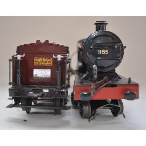 489 - Vintage tinplate and metal Hornby Meccano O gauge clockwork LMS 1185 locomotive (with key) and tende... 