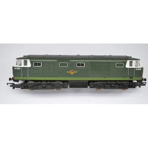 496 - Collection of previously used OO gauge diesel locomotives to include Tri-ang dummy and power trailer... 