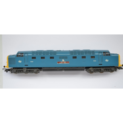 496 - Collection of previously used OO gauge diesel locomotives to include Tri-ang dummy and power trailer... 