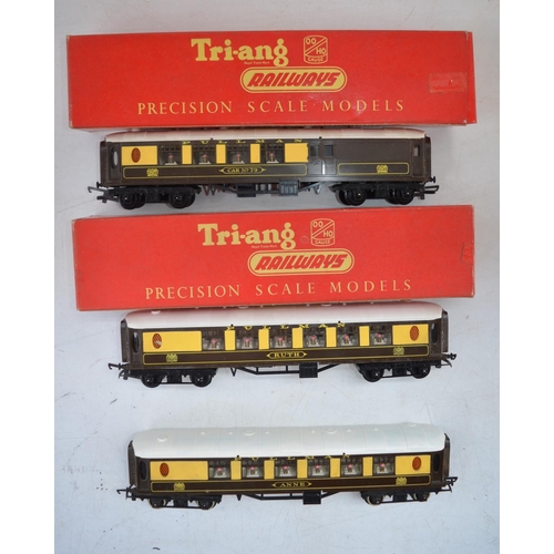 497 - Collection of previously used OO gauge passenger coaches, various manufacturers to include boxed Hor... 