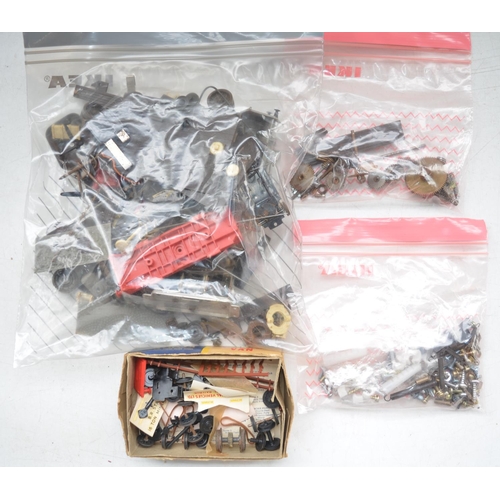 498 - Collection of used vintage OO gauge model railway accessories, various manufacturers to include Horn... 