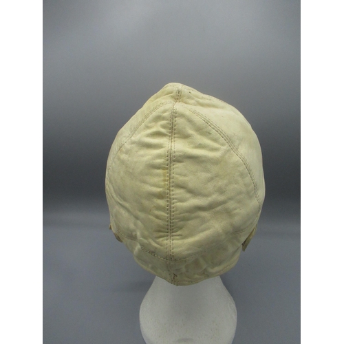 297 - Ladies soft leather motoring cap c.1920s