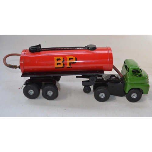 408 - Vintage Tri-ang Minic No3 Push and Go Shell Articulated Petrol Tanker with original box. Model in ex... 