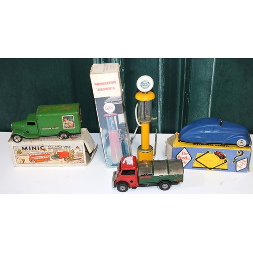 123 - Boxed Tri-ang Minic Toys Delivery van, Tri-Ang Minic van, blue The Wonder Car in original box & mini... 