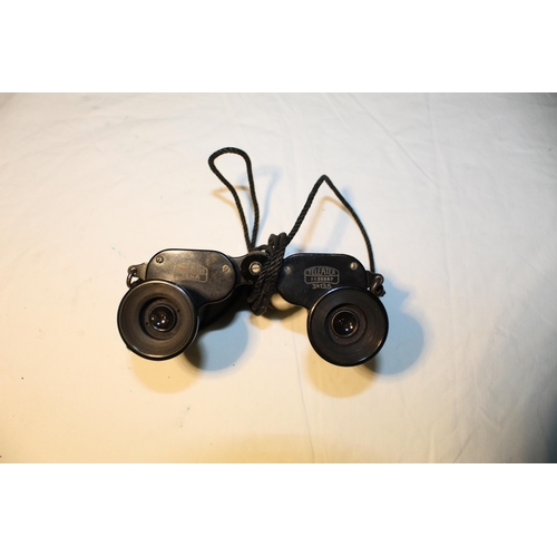 13 - Carl Zeiss Jena Teleater 3x13,5 binoculars serial no.1136887 in brass clasped leather coin purse