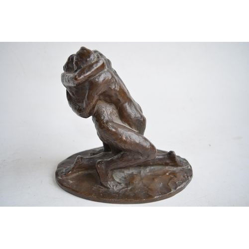 664 - Mid C20th post modern cast bronze sculpture of lovers entwined, in the manner of Rodin, on oval natu... 