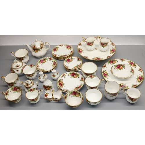 1251 - Royal Albert Old Country Roses tea ware, incl. cake stand, small teapot H14.5cm, sugar bowl and cove... 