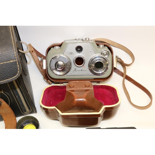 1262 - Cameras and photography equipment, incl. a Zeiss Ikon Movikon 8mm movie camera in leather case; Zeis... 