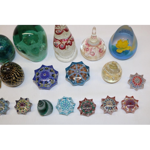 421 - Group of twenty two paperweights, incl. millefiori, controlled bubbles, etc