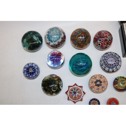 422 - Group of twenty three paperweights, incl. millefiori, controlled bubbles, etc., some likely Scottish