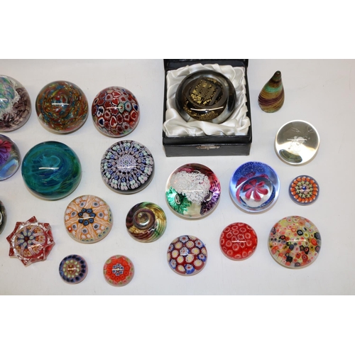 422 - Group of twenty three paperweights, incl. millefiori, controlled bubbles, etc., some likely Scottish