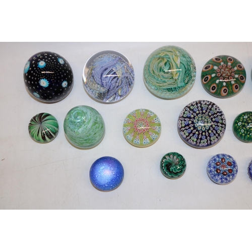 423 - Group of twenty one paperweights, incl. millefiori, controlled bubbles, etc., some likely Scottish