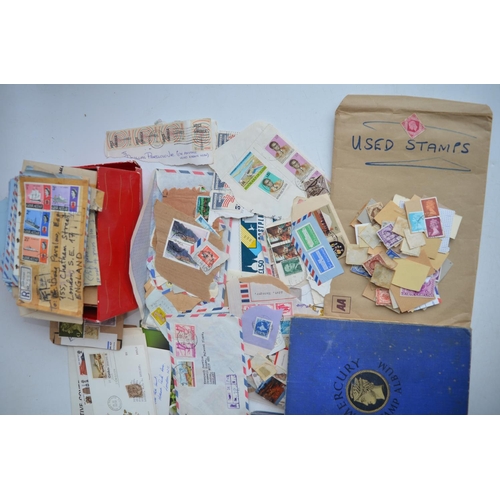 695 - Collection of stamps, stamp albums, commemorative covers to include rare Postplan Royal Mail replace... 