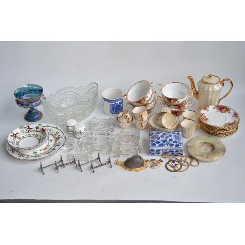 668 - Collection of table ware to include Royal Albert 