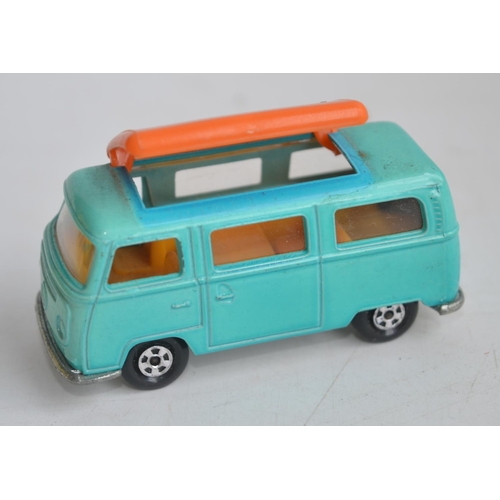 719 - Collection of small scale diecast models to include Matchbox, Dinky and Corgi. Models vary in condit... 