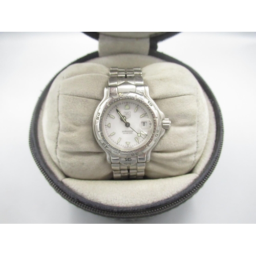 1352 - Tag Heuer Ladies Professional 200 Meters stainless steel quartz wrist watch with date, white dial wi... 