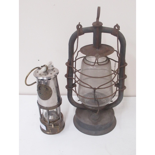 1368 - Eccles GR6S M&O Miners Safety Lamp and a paraffin lamp (2)