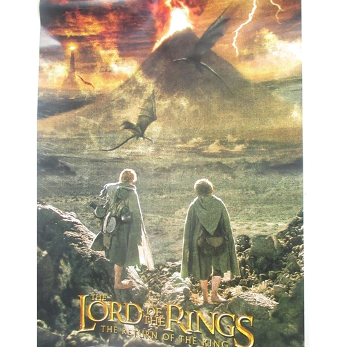 731 - Collection of Lord Of The Rings movie posters covering the Trilogy,(17 in tubes and 3 loose, 20 in t... 