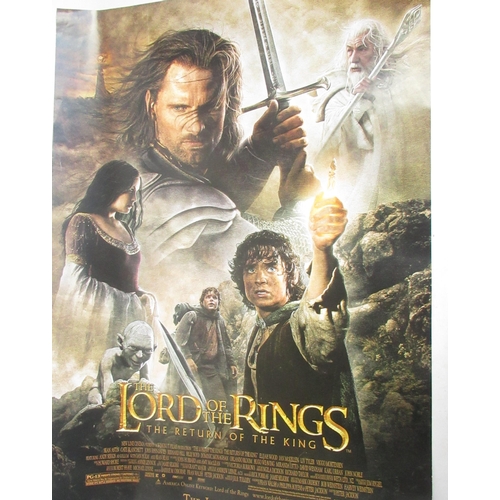 731 - Collection of Lord Of The Rings movie posters covering the Trilogy,(17 in tubes and 3 loose, 20 in t... 