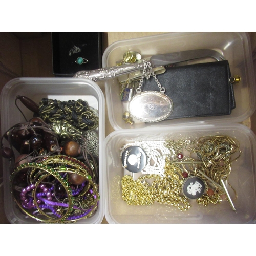 627 - Large collection of costume jewellery including bracelets, necklaces, novelty cufflinks, bangles, be... 