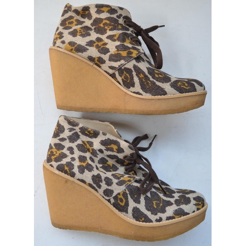 1410 - A pair of Stella McCartney ladies shoes, size 40 in excellent barely worn condition, with a pair of ... 