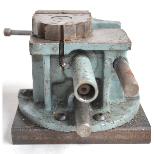 1371A - Vintage DOHM Ltd (Victoria Street, London) Wilson engineers machine turret vice, marked 0201 on inne... 