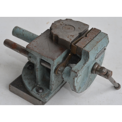 1371A - Vintage DOHM Ltd (Victoria Street, London) Wilson engineers machine turret vice, marked 0201 on inne... 