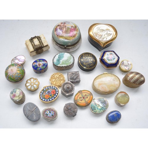 635 - Collection of pill and and other small boxes incl. enamelled, mother of pearl, stone tops etc.