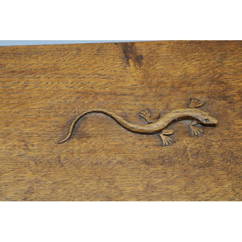 1369 - Martin Lizardman Dutton of Huby - an oak rectangular jewellery box with lift out fitted interior, hi... 