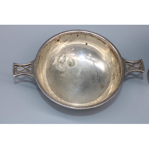 1078 - Elizabeth 11 hallmarked silver circular quaich, with two pierced knot handles on stepped base, by W ... 