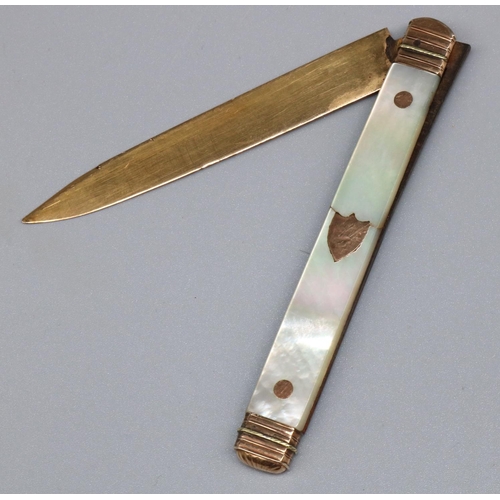 1066 - C19th continental soft fruit knife with 8.5cm folding gold blade and mother of pearl handle with shi... 