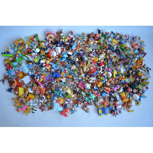 280 - Extensive collection of plastic, metal and ceramic cartoon, fantasy and giveaway figures (Disney, wa... 