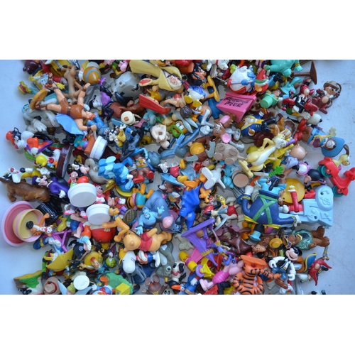 280 - Extensive collection of plastic, metal and ceramic cartoon, fantasy and giveaway figures (Disney, wa... 