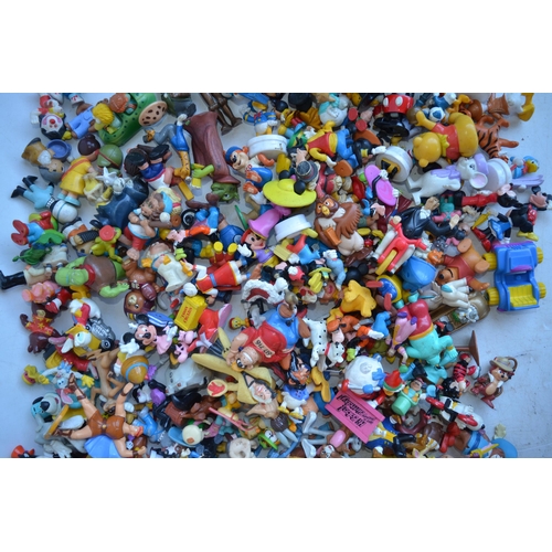 280 - Extensive collection of plastic, metal and ceramic cartoon, fantasy and giveaway figures (Disney, wa... 