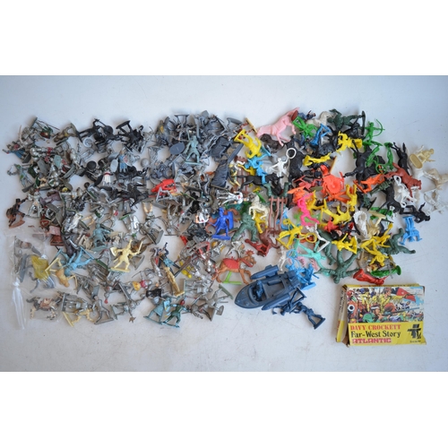 285 - Extensive collection of model toy soldier figures, mostly plastic to include Timpo, Lone Star, Atlan... 