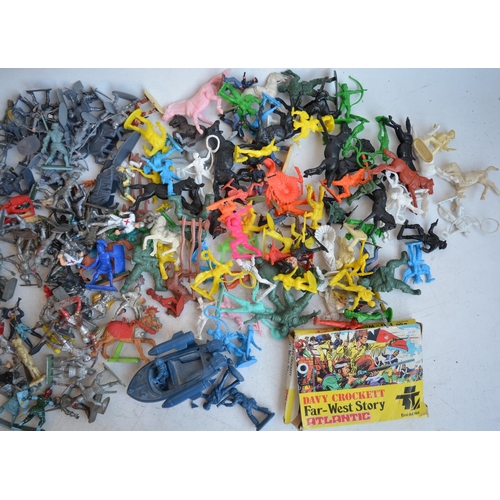 285 - Extensive collection of model toy soldier figures, mostly plastic to include Timpo, Lone Star, Atlan... 