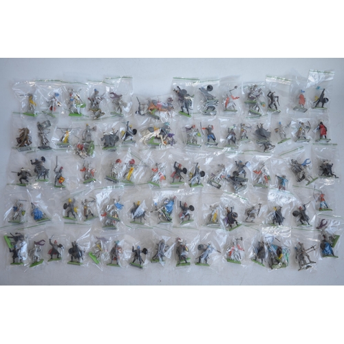 287 - Extensive collection of (mostly) Britain's Deetail plastic toy model figures with metal bases, mostl... 