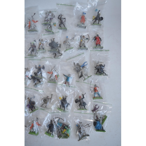 287 - Extensive collection of (mostly) Britain's Deetail plastic toy model figures with metal bases, mostl... 