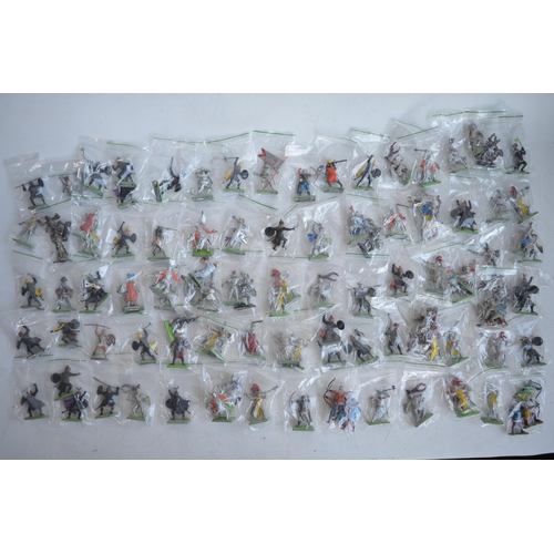 287 - Extensive collection of (mostly) Britain's Deetail plastic toy model figures with metal bases, mostl... 