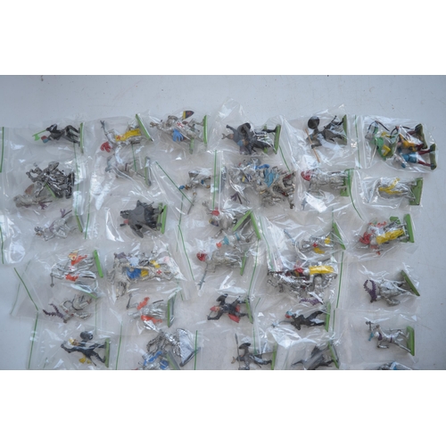 287 - Extensive collection of (mostly) Britain's Deetail plastic toy model figures with metal bases, mostl... 